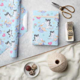 Söt ny babypojke och stork presentpapper