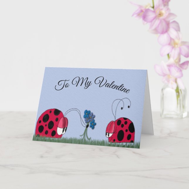 Söt Nyckelpiga Ger Sin Älskade Vackra Blommor Kort (Orkide)