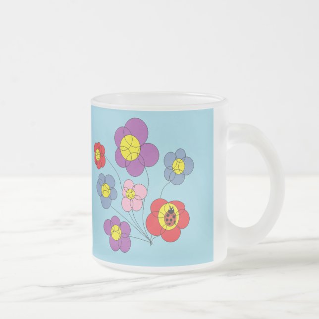 Söt Nyckelpiga och Blå Blommor Frostad Glasmugg (Höger)