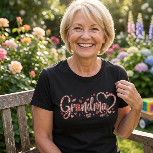 Söt, nyckfull och varm Mormor T-Shirt (Skapare uppladdad)
