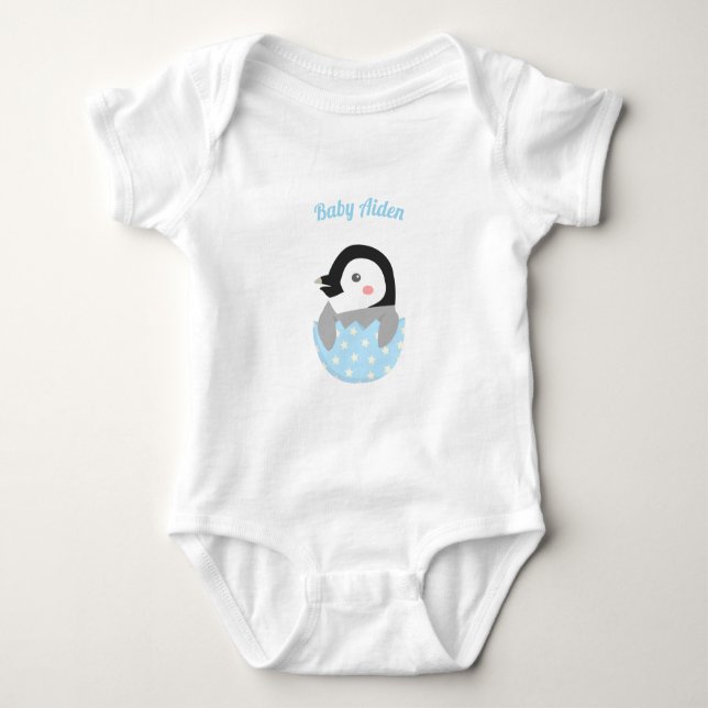 Söt nyfödd pingvin i ägg t shirt (Framsida)