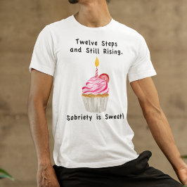 Söt nykterhet: Cupcake med ljus, återhämtningsmynt T Shirt