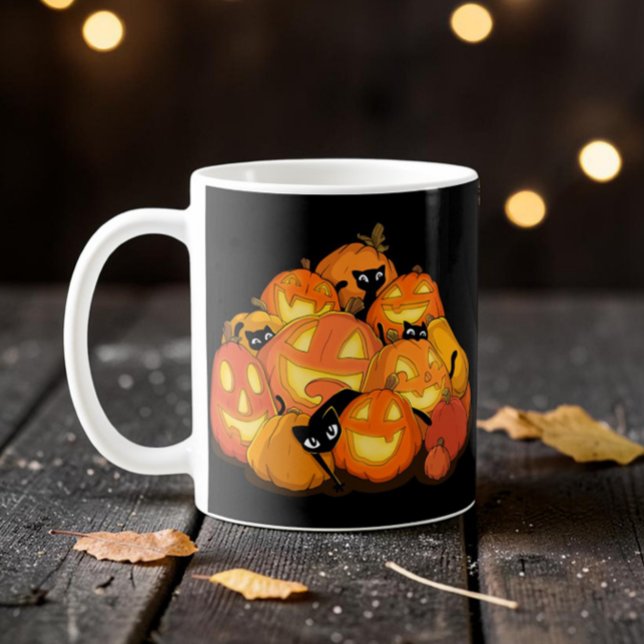 Söt och läskig svart katt Halloween-pumpafält Kaffemugg (Skapare uppladdad)