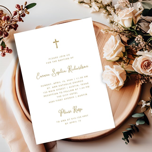 Söt och vismisk | Enkel baptism i Färgaden Guld Inbjudningar (A sweet and simple Baptism invitation with gold colored text and a cross on a white background)