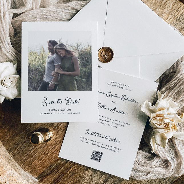Söt och vismisk | Foto- och QR-kod Spara Datumet (An elegant and whimsical save the date card with your photo and a scannable QR code)