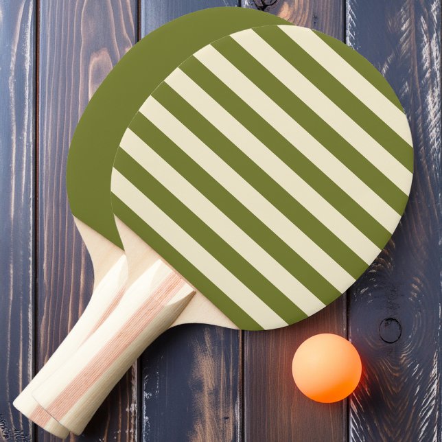 Söt Oliv Polostripig och enfärgad Pingisracket (Skapare uppladdad)