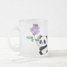 Söt Panda Björn som håller lila rosblomma