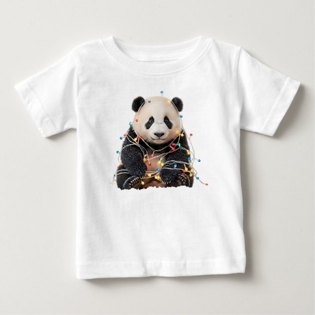 Söt panda intrasslad i julbelysning t shirt (Framsida)