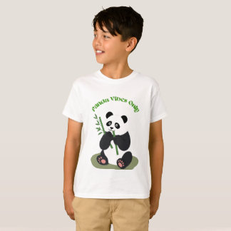 Söt Panda som äter Bambu Vilda Natur T-Shirt