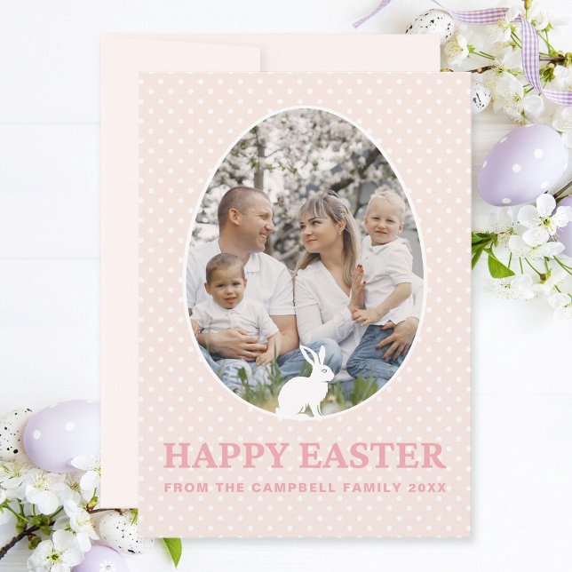Söt Påskhare Apricot Rosa Egg Shape Photo Julkort (Modern, apricot pink family photo Easter card with egg-shaped photo frame and cute rabbits.)