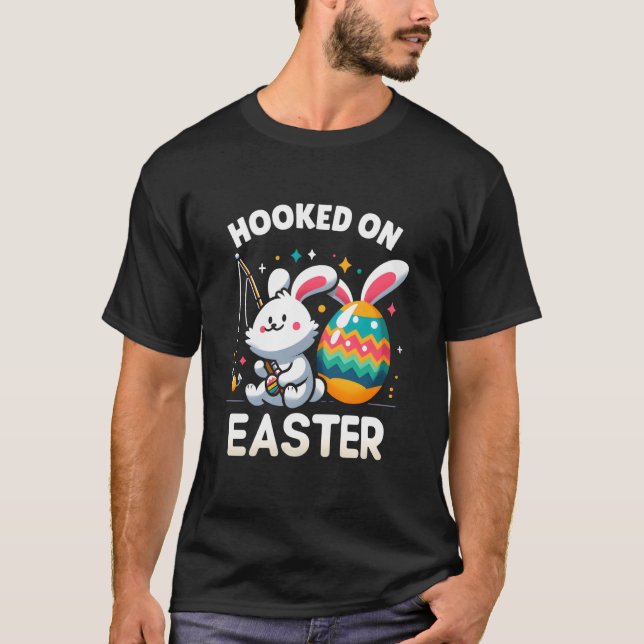 Söt påskharen fiskar efter ägg kul högtid t shirt (Framsida)