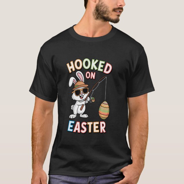 Söt påskharen fiskar fångar Ägg Kul Högtid T Shirt (Framsida)