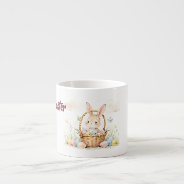 Söt påskharen i korg med färgglada ägg espressomugg (Framsidan)