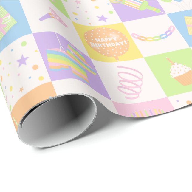 Söt Pastell Födelsedagsmönster med Partymboler Presentpapper (Rullad Hörn)