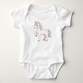 Söt Pastell Regnbåge Enhörning Lyfter Hov Kawaii U T Shirt