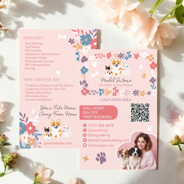 Söt pastellpapp med vit blommigt, hundvalkare flygblad (Whimsical floral cute pastel pet sitter dog walker flyer)