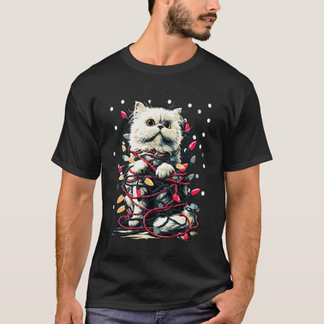 Söt persisk katt med julbelysning Snöig Kitte T Shirt (Framsida)