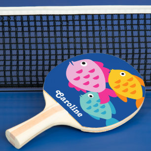 Söt pingis paddel med fisk för bordtennis