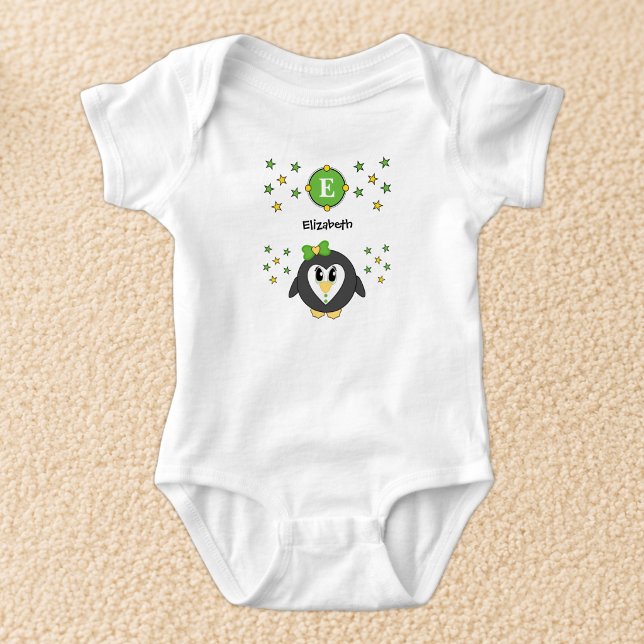 Söt pingvin namn stjärnor gul grön t shirt (Skapare uppladdad)