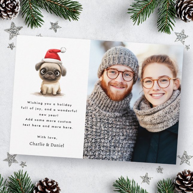 Söt pug i tomteluva God Jul foton Julkort (Cute pug in Santa hat Merry Christmas photo Holiday Card)
