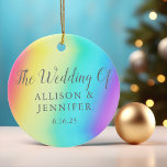 Söt Rainbow Personlig HGBTQ Bröllop Julgransprydnad Keramik<br><div class="desc">Denna söt regnbågsgradient på bröllop-årsdagen är vackert enkel och färglös. Cute färg tonade ut en gåva till ett HBT-par till behållan som giftermål-keepsaké.</div>