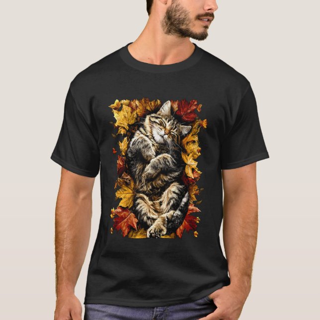 Söt randig katt med höstlöv Höstsäsong Katt T Shirt (Framsida)