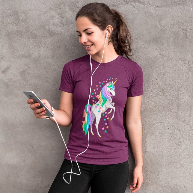 Söt Rearing Rainbow Unicorn Falling Stars T-shirt (Skapare uppladdad)