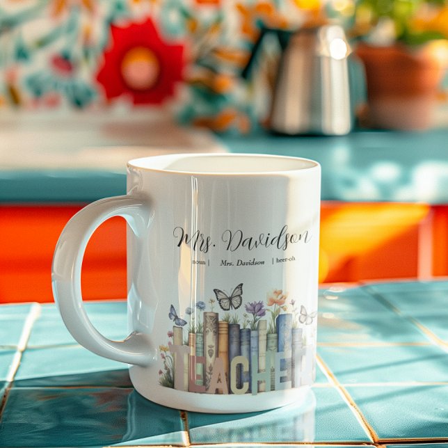 Söt regnbågsbokhylla & Bokstavslärare Monogram Kaffemugg (Skapare uppladdad)