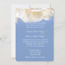 Söt rena bröllopsinbjudningar för vit ros-blomman.