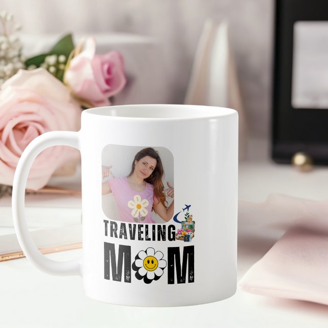 Söt resande mamma, flygväska, anpassad bild kaffemugg (Skapare uppladdad)