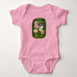 Söt rosa blomstermönstrad babybodysuit i ett styck t shirt