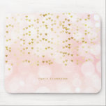 Söt Rosa Bokeh och Heart Gold Foil Confetti Musmatta<br><div class="desc">Lägg till en feminin och modern accent på arbetsytan med den här personligen muspekaren. Den har rosa och vit ombre-bakgrund med guld foil-hjärtan-konfetti. Anpassa genom att lägga till en namn- eller kort-fras. Denna muspekare i guld kommer att vara en perfekt som gåva.</div>
