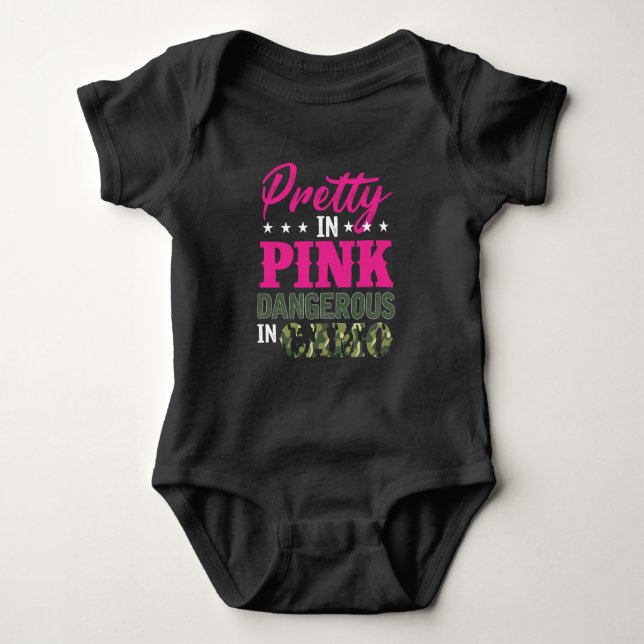 Söt Rosa Dangerous Camo Hunting Fishing Girl T Shirt (Framsida)