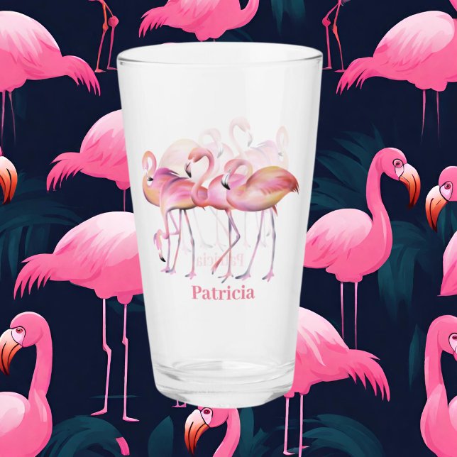 Söt rosa flamingo lägg till namn strand Glass Glaskopp (Skapare uppladdad)