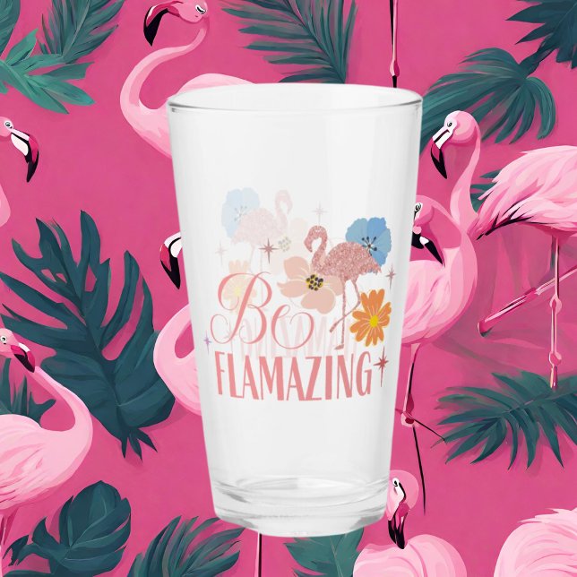 Söt rosa flamingo strand ord art glaskopp (Skapare uppladdad)
