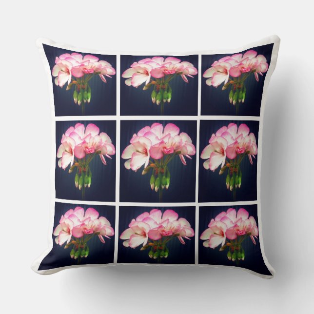 Söt Rosa Geraniums Pillow Kudde (Framsida)