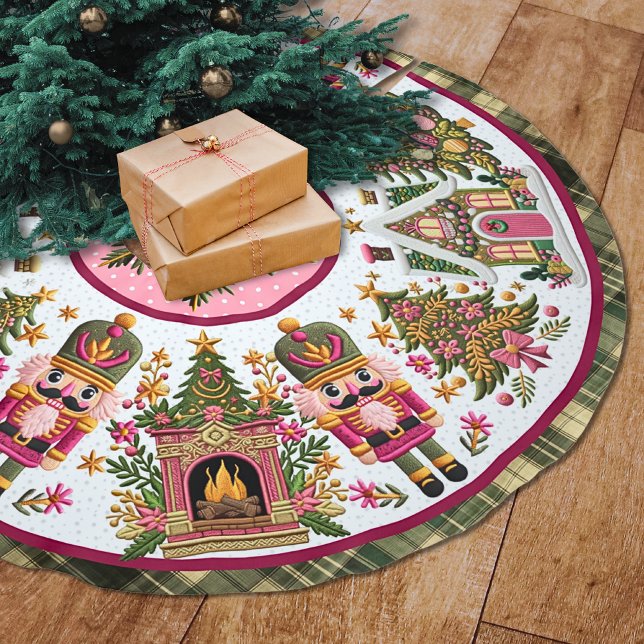Söt rosa grön nötknäppare jultryck julgransmatta borstad polyester (Skapare uppladdad)