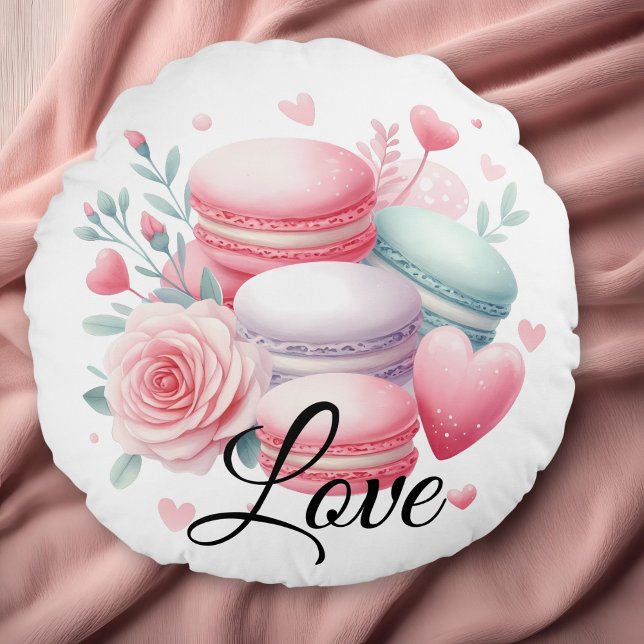 Söt rosa och vit kärleksmacaron & hjärtan  rund kudde (Cute Pink Macarons and Hearts Love Round Throw Pillow)
