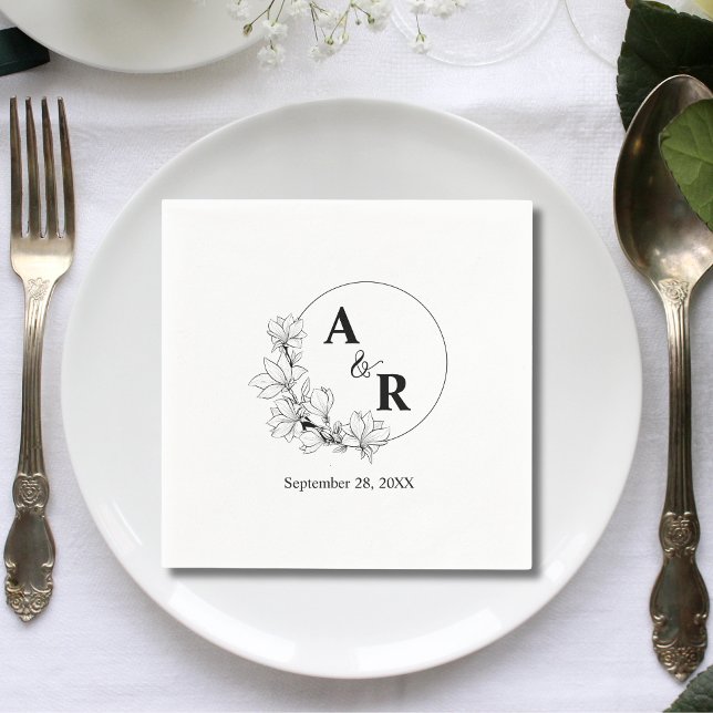 Söt rustik blomsterkrans med anpassade initialer f pappersservett (Rustic floral wreath custom initials napkins add a charming personal touch to your wedding table)