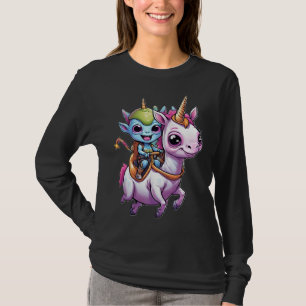 Söt rymdvarelse som rider enhörning rolig UFO T Shirt