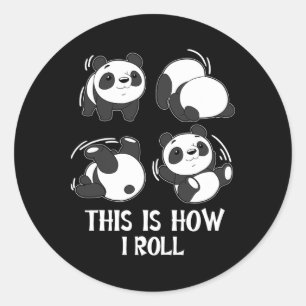 Söt Så Här Rullar Jag Panda Yoga Saltomortal Tumb Runt Klistermärke