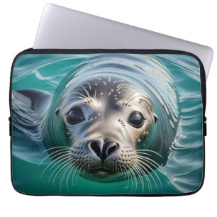 Söt säl sticker ut huvudet ur vattnet laptop fodral