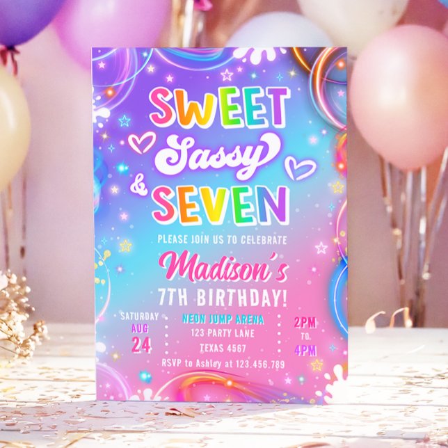 Söt, sassy och sju Neon-flicka 7-årsdag Inbjudningar (Skapare uppladdad)