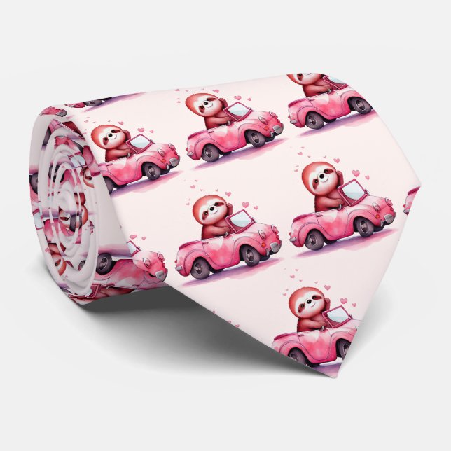 Söt sengångare som kör en rosa cabriolet-mönster slips (Rullad)
