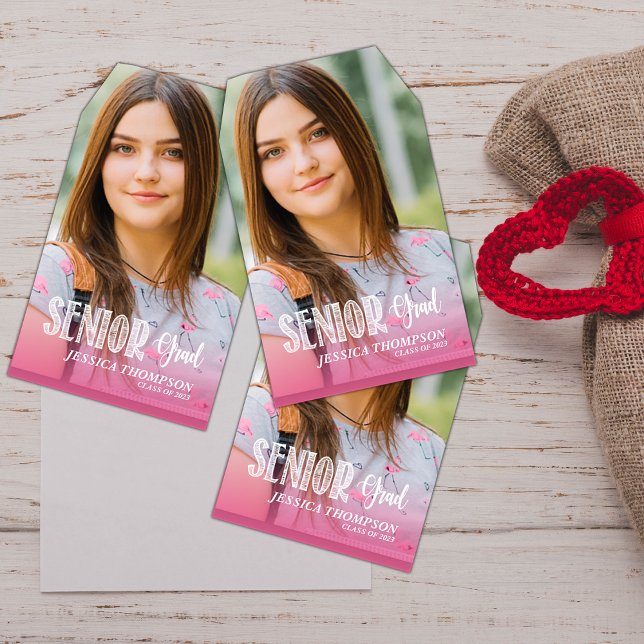 Söt senior examen klass 2026 foto Examen Presentetikett (Cute Senior Grad Class of 2024 photo Graduation Gift Tags)