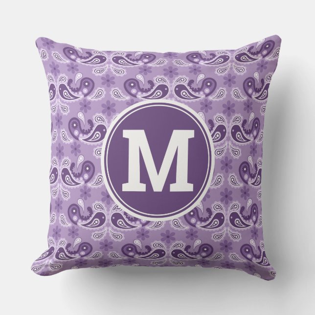 Söt shabby chic lila och vit paisleymonogram kudde (Framsida)