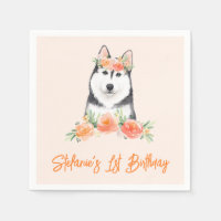 Söt sibirisk husky och födelsedagsblommor för pers