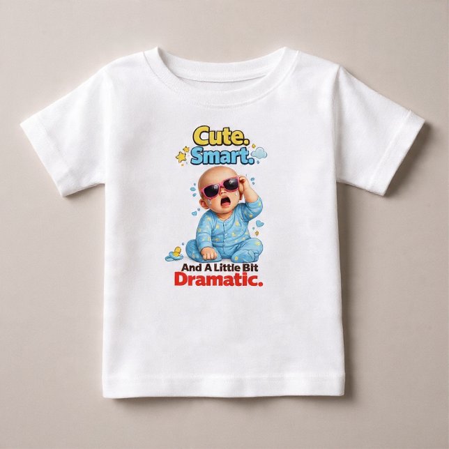 Söt. Smart. Och Lite Dramatisk T Shirt (Skapare uppladdad)