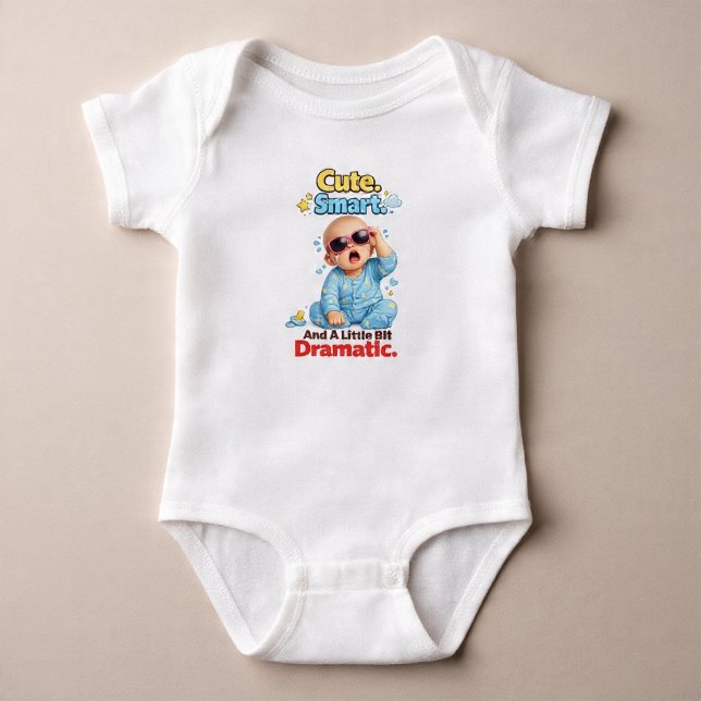 Söt. Smart. Och lite dramatisk T Shirt (Skapare uppladdad)