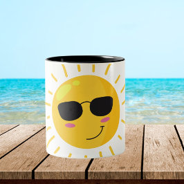 Söt sol och moln Två-Tonad mugg